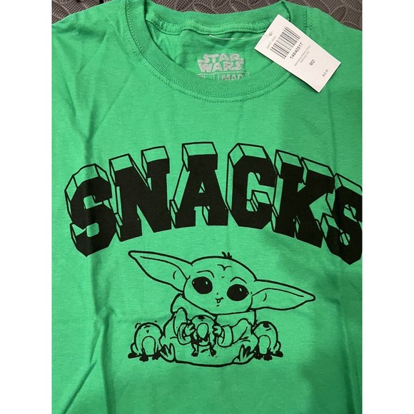 Men's Star Wars: The Mandalorian Grogu Snacks Frogs T-Shirt Medium GameStop Rare - Picture 2 of 4